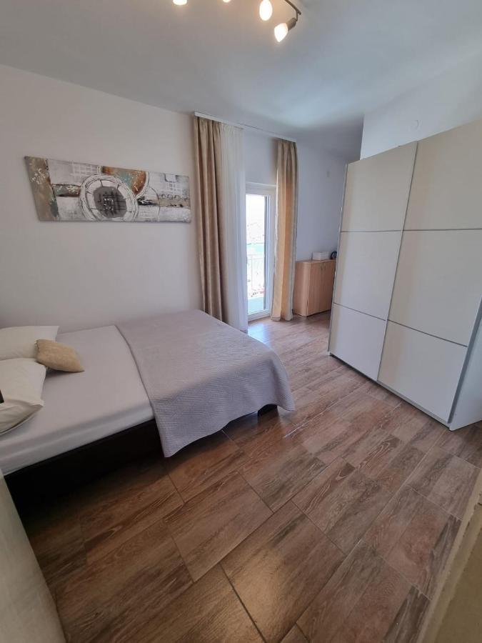 Apartman Smoljic 4+2 Primosten Exterior photo